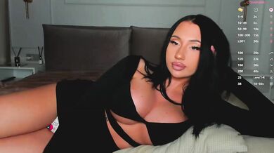 qsstess - Porn Video [Bongacams]: alluring enchantress, delicate features, recorded performance