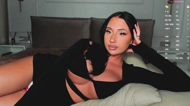 qsstess - Porn Video [Bongacams]: alluring enchantress, delicate features, recorded performance