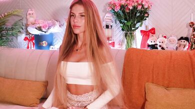 blondinochkaa - Porn Video [Bongacams]: web stream, stunning glutes, captivating personality