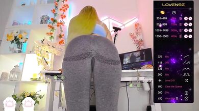 ELENA-XXX - Porn Video [Bongacams]: enviable assets, perfectly shaped booty, throbbing tremors