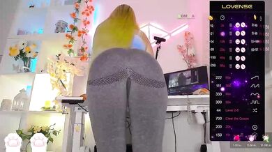 ELENA-XXX - Porn Video [Bongacams]: enviable assets, perfectly shaped booty, throbbing tremors