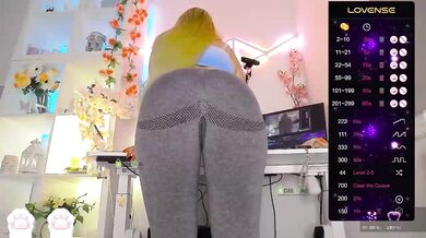 ELENA-XXX - Porn Video [Bongacams]: enviable assets, perfectly shaped booty, throbbing tremors