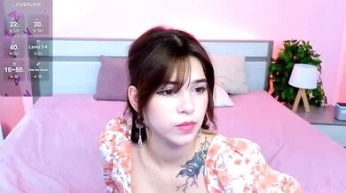 CoralineJones - Porn Video [Bongacams]: radiant assets, charming broadcaster, bewitching belle