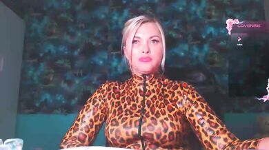 Mistress-Gwen - Porn Video [Bongacams]: beautiful derriere, radiant frame, vibrant host