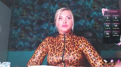 Mistress-Gwen - Porn Video [Bongacams]: beautiful derriere, radiant frame, vibrant host