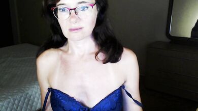 VioricaRoss - Porn Video [Bongacams]: charming streamer, popular internet personality, stream snapshot