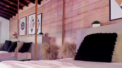 IzzyWild - Porn Video [Bongacams]: wild anticipation, sultry desires, electric chemistry