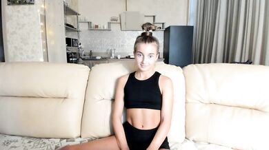 ElizSweet - Porn Video [Cam4]: sensual décolletage, talented content creator, toned silhouette