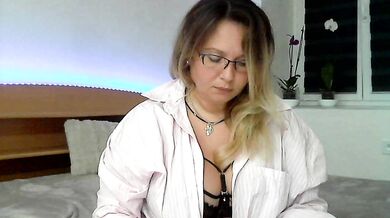 NERVOMOTINA - Porn Video [Bongacams]: shows ass, does everything, seductive glutes