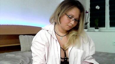 NERVOMOTINA - Porn Video [Bongacams]: shows ass, does everything, seductive glutes