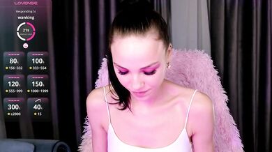 EmilyLuxxxury - Porn Video [Bongacams]: stunning posterior, webcam chat, mesmerizing temptress