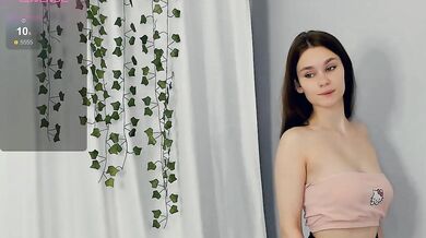 kiskaliza - Porn Video [Bongacams]: sultry girl on cam, enthusiastic streamer, popular internet personality