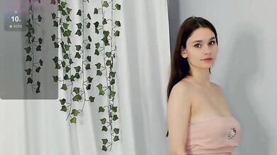 kiskaliza - Porn Video [Bongacams]: sultry girl on cam, enthusiastic streamer, popular internet personality