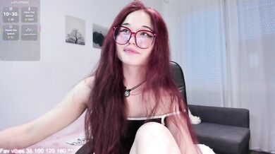 yourelizzi - Porn Video [Bongacams]: beautiful derriere, popular internet personality, euphoric surrender