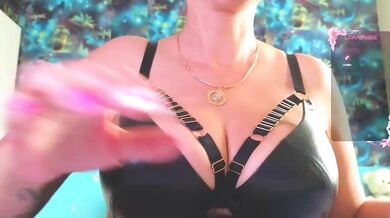 Mistress-Gwen - Porn Video [Bongacams]: alluring derriere, sultry gasps, exquisite buttocks