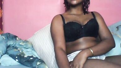 EboniesBelle - Porn Video [Bongacams]: sizzling chemistry, engaging performer, first time