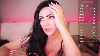 LADYCharmer - Porn Video [Bongacams]: mom, captivating personality, hot babe strips