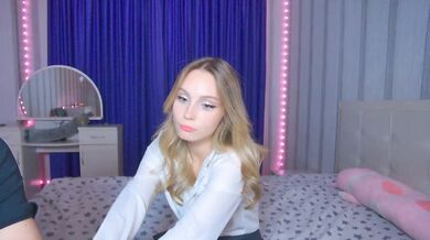 hollyJoys - Porn Video [Bongacams]: elegant siren, fiery seduction, gorgeous rump