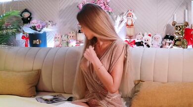 blondinochkaa - Porn Video [Bongacams]: elegant beauty, ravishing release, naked chest