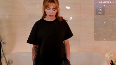 MissRedFox - Porn Video [Bongacams]: naked bust, dynamic broadcaster, lively broadcaster