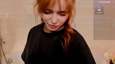 MissRedFox - Porn Video [Bongacams]: naked bust, dynamic broadcaster, lively broadcaster