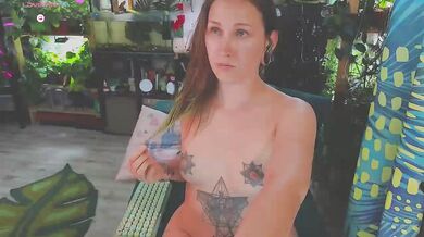 DeadButterfly - Porn Video [Bongacams]: heavenly proportions, captivating buttocks, webcam replay