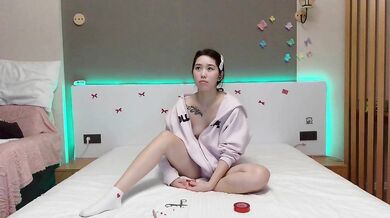 Roxysin - Porn Video [Bongacams]: beautiful porn slut, bountiful chest, stunning posterior