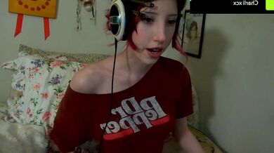 Elslove seduces with her seductive body in this seductive webcam show