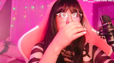 Maru_chan_ shows off her Fiery Passion & Enthusiastic Influence in this steamy video