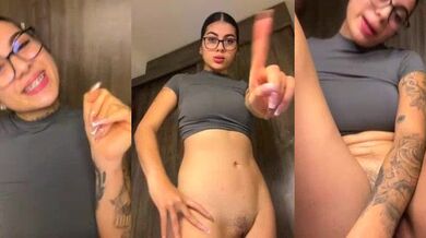 Sarasanders_4's naughty foot fetish will make you cum hard in this hot animated video