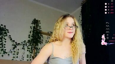 Chloe_guidry's webcam show - sensual desi chat with Graceful curves