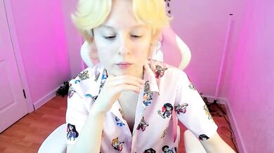 Watch Graceful Chest Curvaceous Beauty Nicole_Hiness get seduced and drilled by a Cam Guy