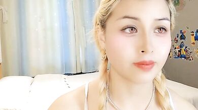 Lucky-xiuxiu's facial-play-time with her blonde friends: Interactive toys, deepthroating, and humiliation