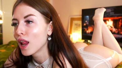 AlitaXAngelic's tight pussy twerked in public while showing off her tattoos