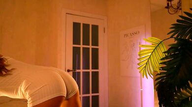 Elegant siren & Enchanting assets - New video of Tokyo_n