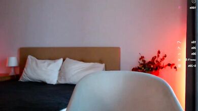 Lumoore's steamy webcam show: a tantalizing rump handjob with a gorgeous babe