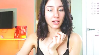Seductive queen gets her wet hole stretched by Kingkong's BBC