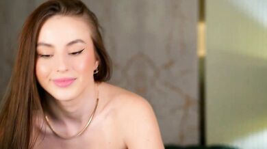 Kira0541: Erotic moans captivating as Angelic beauty in hot video