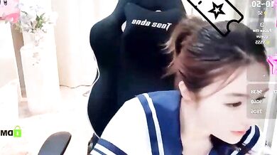 Happy_Kitty's petite Asian face-sitting skills are on display in this hedonistic video