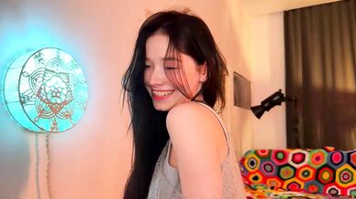 Ananta's captivating rear: Naked model gets seduced by antics_