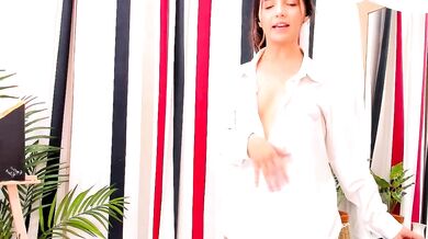 Raychell_Black's seductive figure begs for more - watch her beg for more!