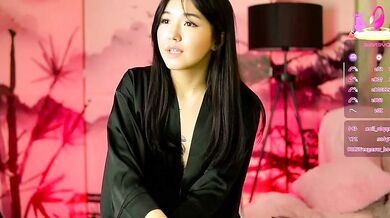 Lin_kun's mesmerizing cam show will make you want to cum