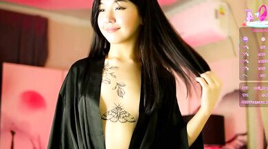 Lin_kun's mesmerizing cam show will make you want to cum