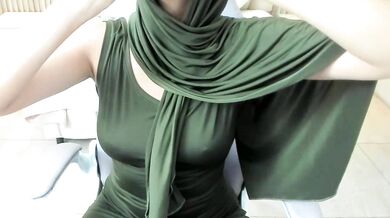 Naughty Nahid_burhan strips and teases in front of cam in hot arab striptease