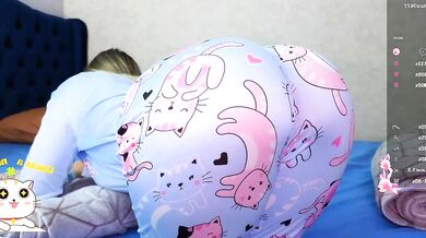 Kimmie_'s stunning frame and hot parts will make you want to cum!