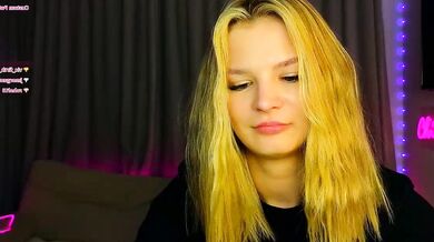 Lovely_Babyy, the Cam Slut, Vibrates with Elegant Siren's Erotic Desires