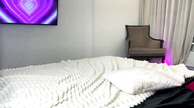 Alisa & Ahegao: Sexy blondes finger and toy their way to orgasm in doggy-style yoga class