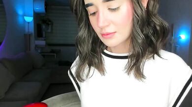 Lonely_lolly98: Mesmerizing temptress captures herself on webcam