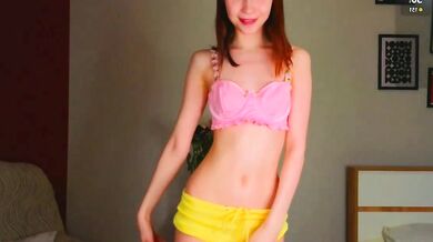 Delorathecookie's steamy video: Watch her gorgeous Peachy bottom get wet and wild!