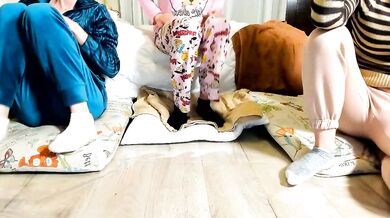 Its_time4: A wild cam girl joins for a wild stream of chat